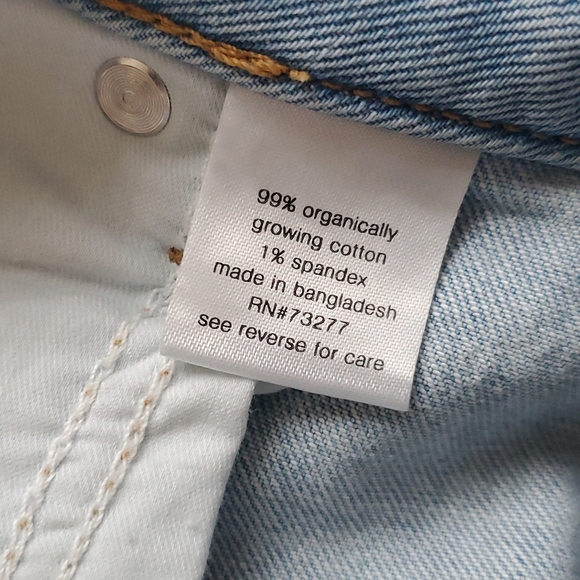 Elizabeth and James Light Wash High Rise Raw Edge Crop Blue Jeans Size 18 NWT - Picture 5 of 7